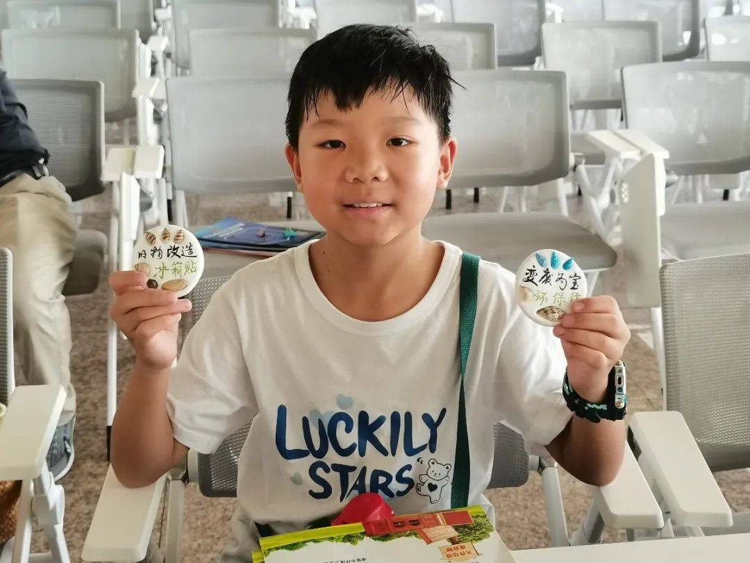 新时代文明实践中心上才艺了!电子pg白T恤上作画!诸暨(图7) 新时代文明实践中心上才艺了!电子pg白T恤上作画!诸暨(图7)